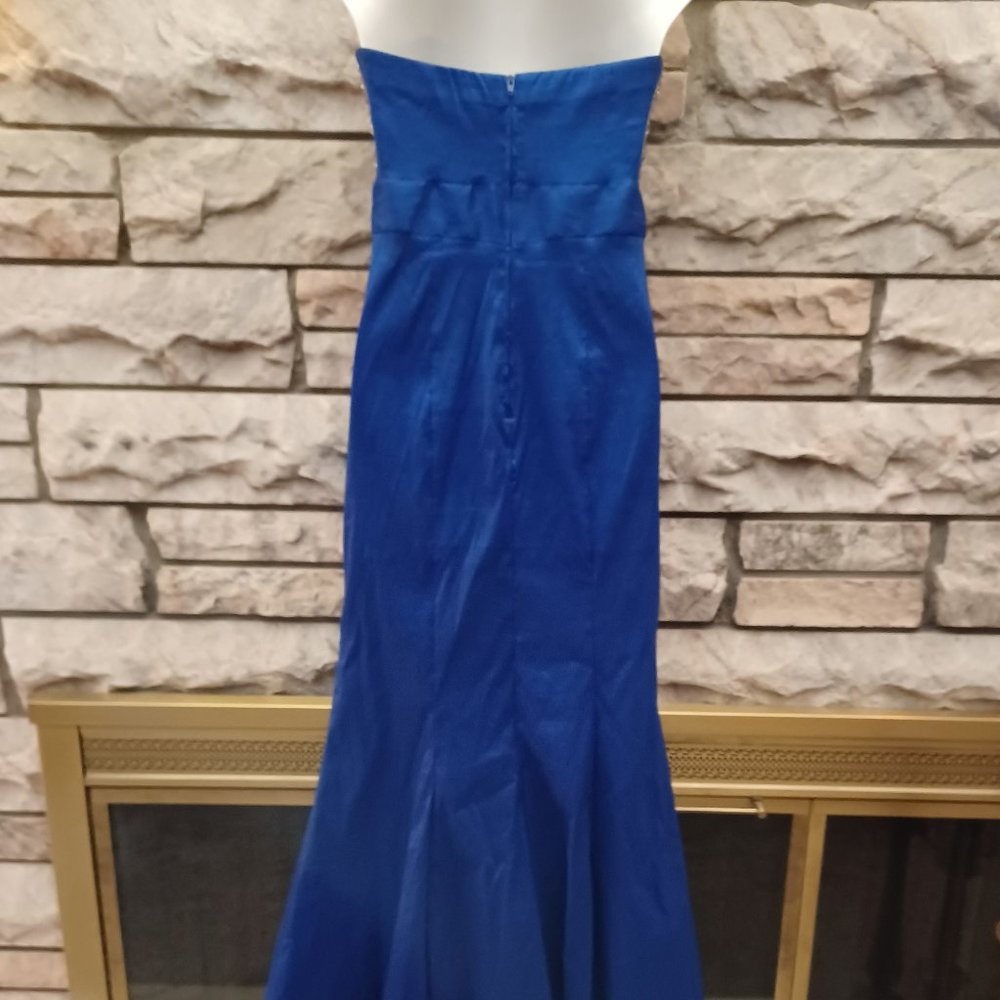 Windsor (Prom) - Picture 3 of 4